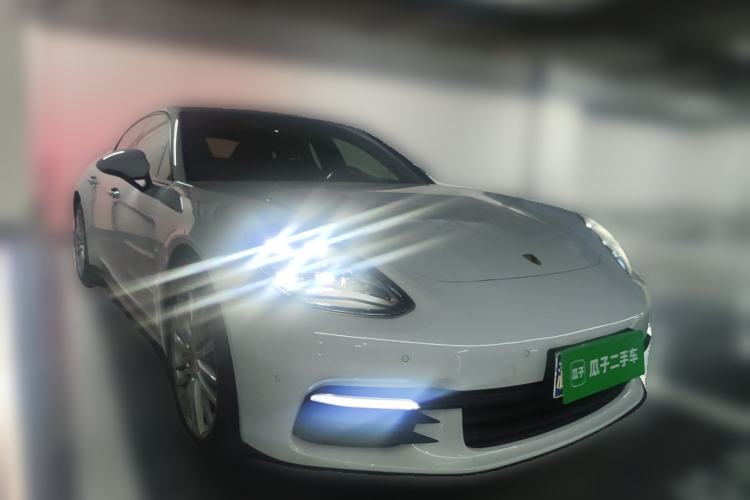 Used Porsche Panamera 2017 Panamera 3.0T Front Right 45 Deg