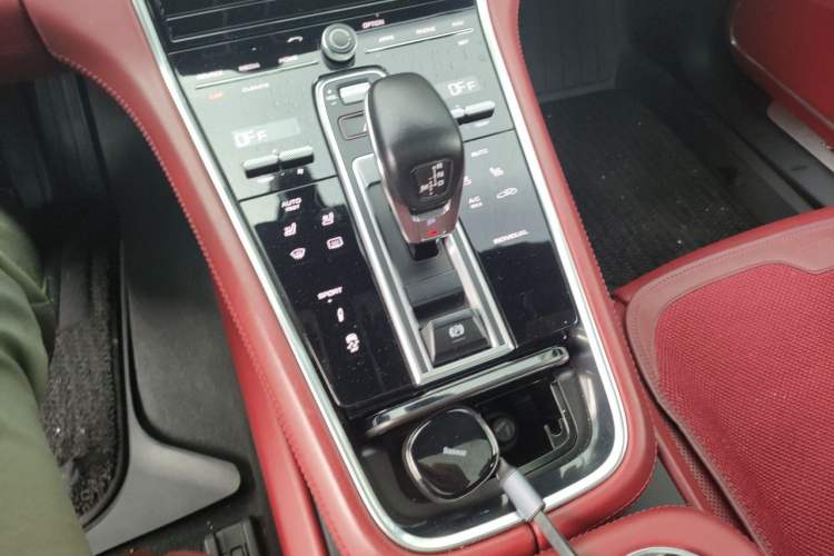 Used Porsche Panamera 2017 Panamera Executive Long Wheelbase 3.0T Gear Lever