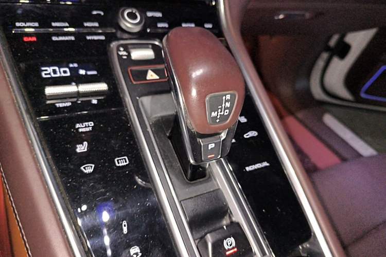 Used Porsche Panamera 2017 Panamera 4 E-Hybrid Executive Long Wheelbase 2.9T Gear Lever
