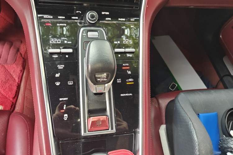 Used Porsche Panamera 2017 Panamera 4 Executive Long Wheelbase 3.0T Gear Lever