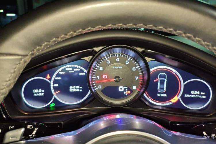 Used Porsche Panamera 2017 Panamera 3.0T Instrument Cluster