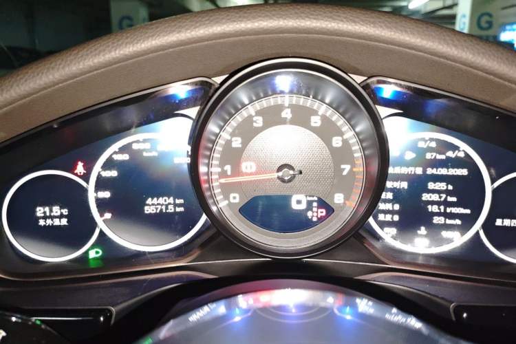 Used Porsche Panamera 2017 Panamera 4 Executive Long Wheelbase 3.0T Instrument Cluster