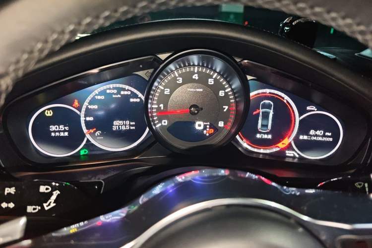 Used Porsche Panamera 2017 Panamera 3.0T Instrument Cluster