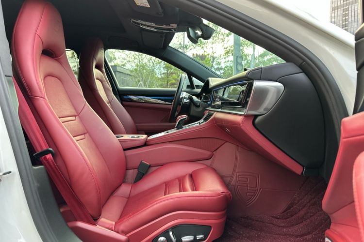 Used Porsche Panamera 2017 Panamera 4 Executive Long Wheelbase 3.0T Interior 10