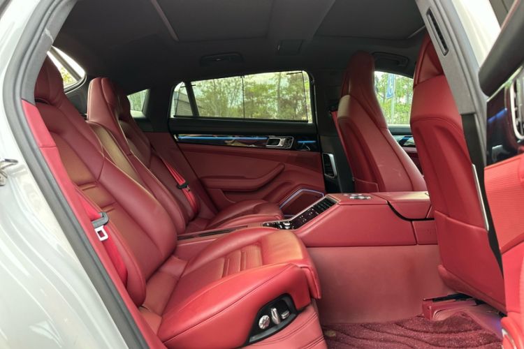 Used Porsche Panamera 2017 Panamera 4 Executive Long Wheelbase 3.0T Interior 11