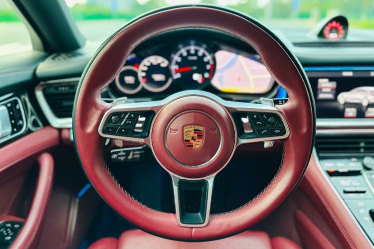 Used Porsche Panamera 2017 Panamera 4 Executive Long Wheelbase 3.0T Interior 2