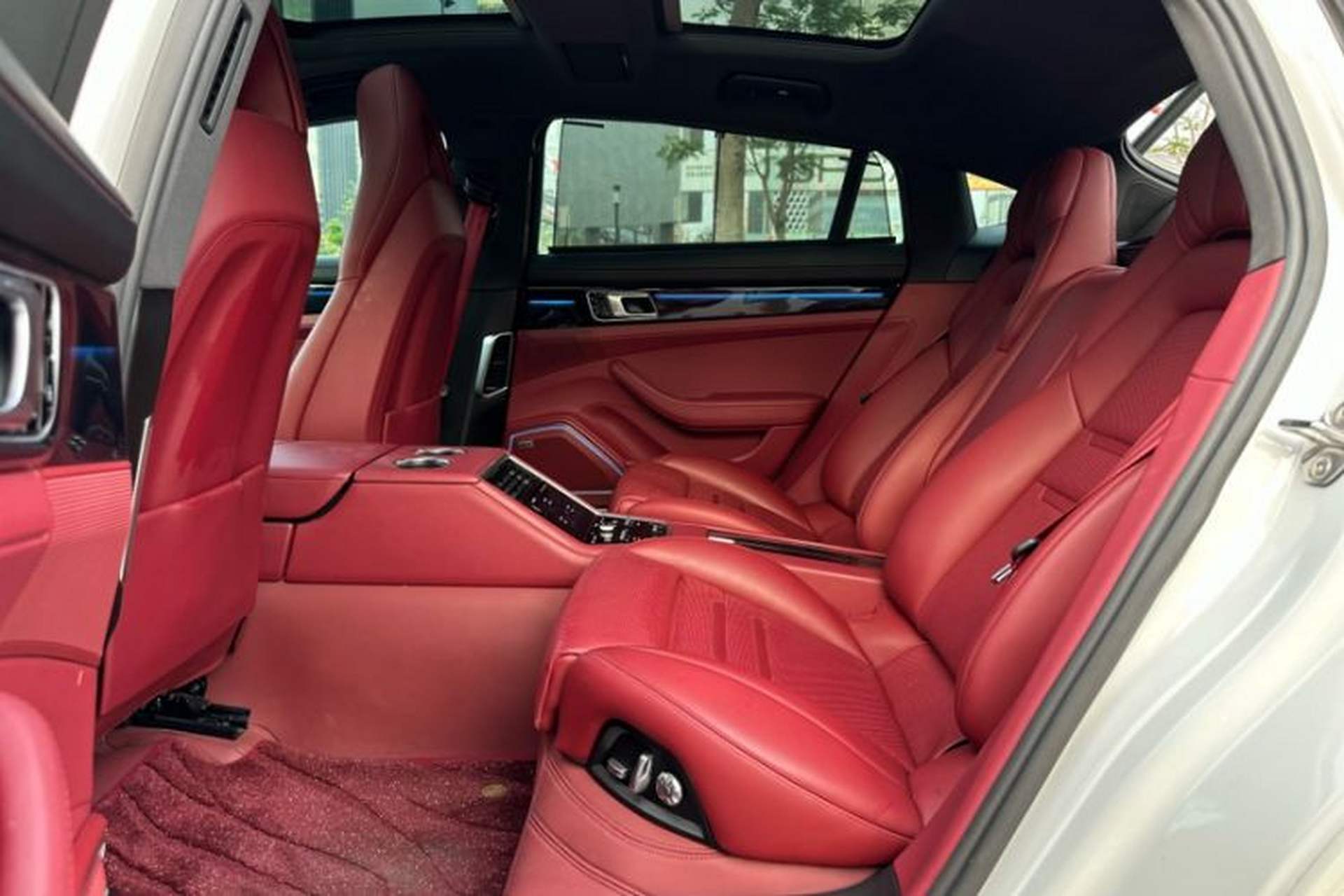 Used Porsche Panamera 2017 Panamera 4 Executive Long Wheelbase 3.0T Interior 6