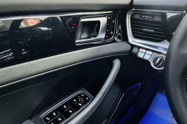 Used Porsche Panamera 2017 Panamera 3.0T Interior 8