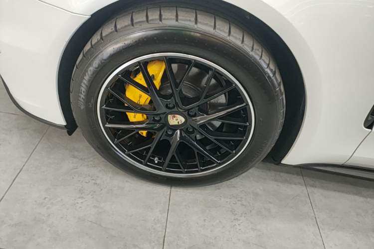 Used Porsche Panamera 2017 Panamera 3.0T Left Front Wheel Hub