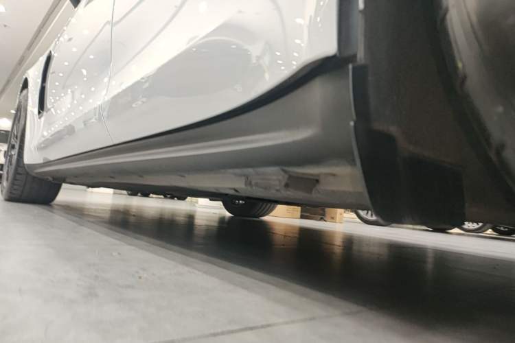 Used Porsche Panamera 2017 Panamera 3.0T Left Side Sill