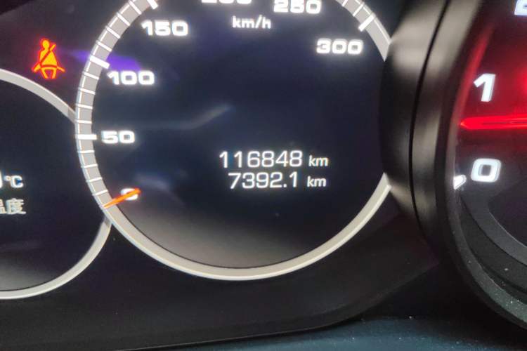 Used Porsche Panamera 2017 Panamera 3.0T Odometer Close Up