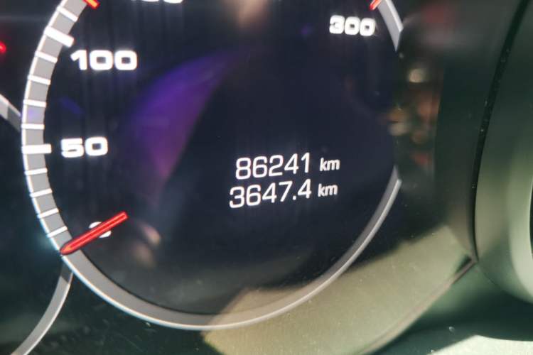 Used Porsche Panamera 2017 Panamera 3.0T Odometer Close Up