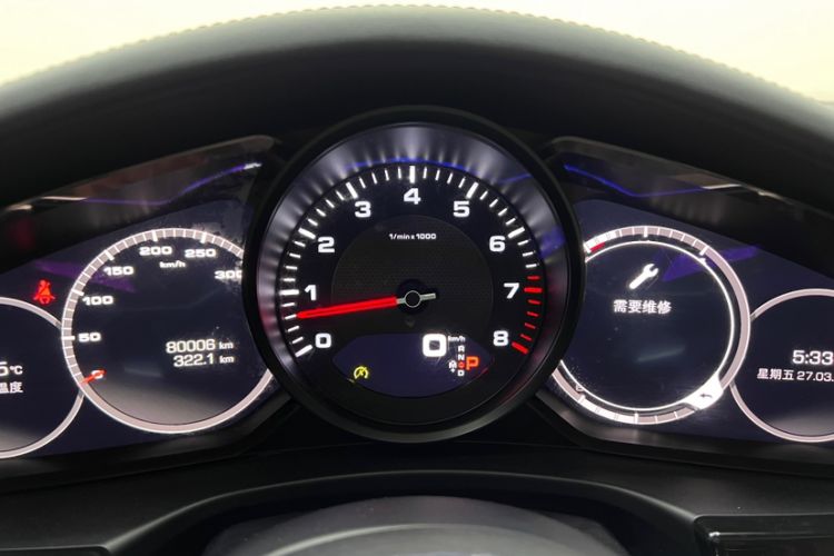 Used Porsche Panamera 2017 Panamera 3.0T Odometer Close Up