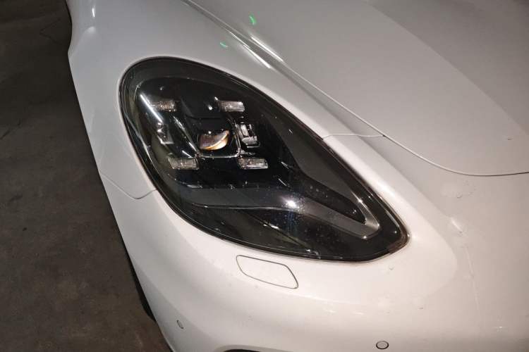 Used Porsche Panamera 2017 Panamera 4 Executive Long Wheelbase 3.0T Right Front Headlight