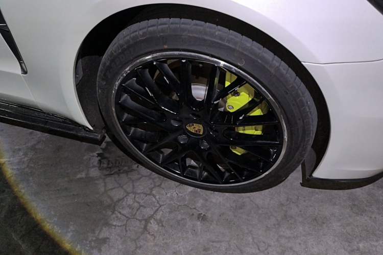 Used Porsche Panamera 2017 Panamera 4 E-Hybrid Executive Long Wheelbase 2.9T Right Front Wheel Hub