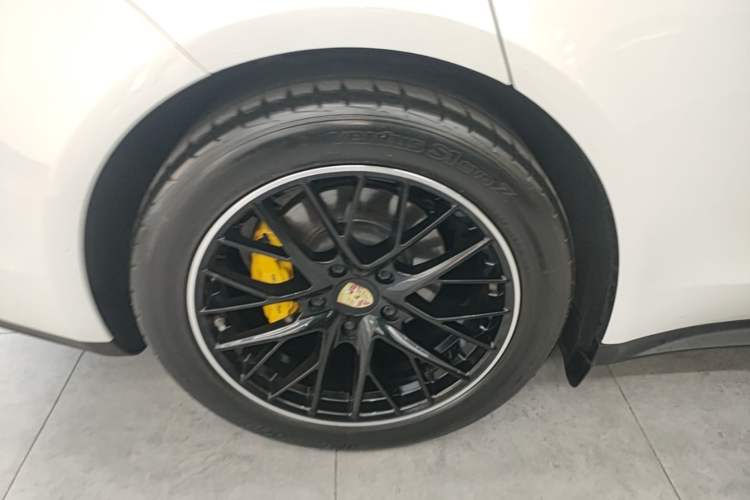 Used Porsche Panamera 2017 Panamera 3.0T Right Rear Wheel Hub