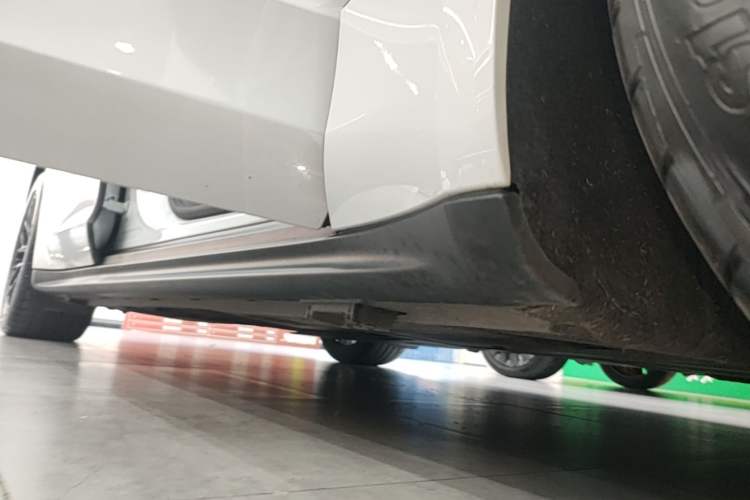 Used Porsche Panamera 2017 Panamera 3.0T Right Side Sill