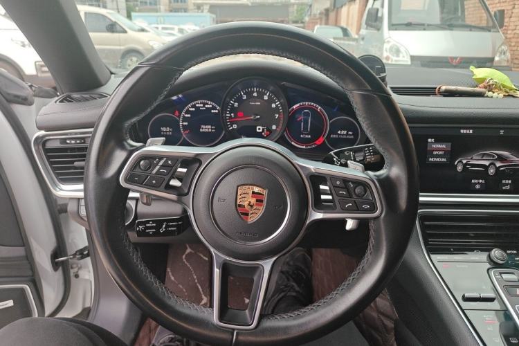Used Porsche Panamera 2017 Panamera Executive Long Wheelbase 3.0T Steering Wheel