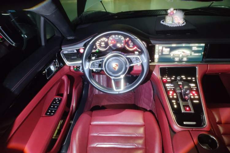 Used Porsche Panamera 2017 Panamera 4 Executive Long Wheelbase 3.0T Steering Wheel