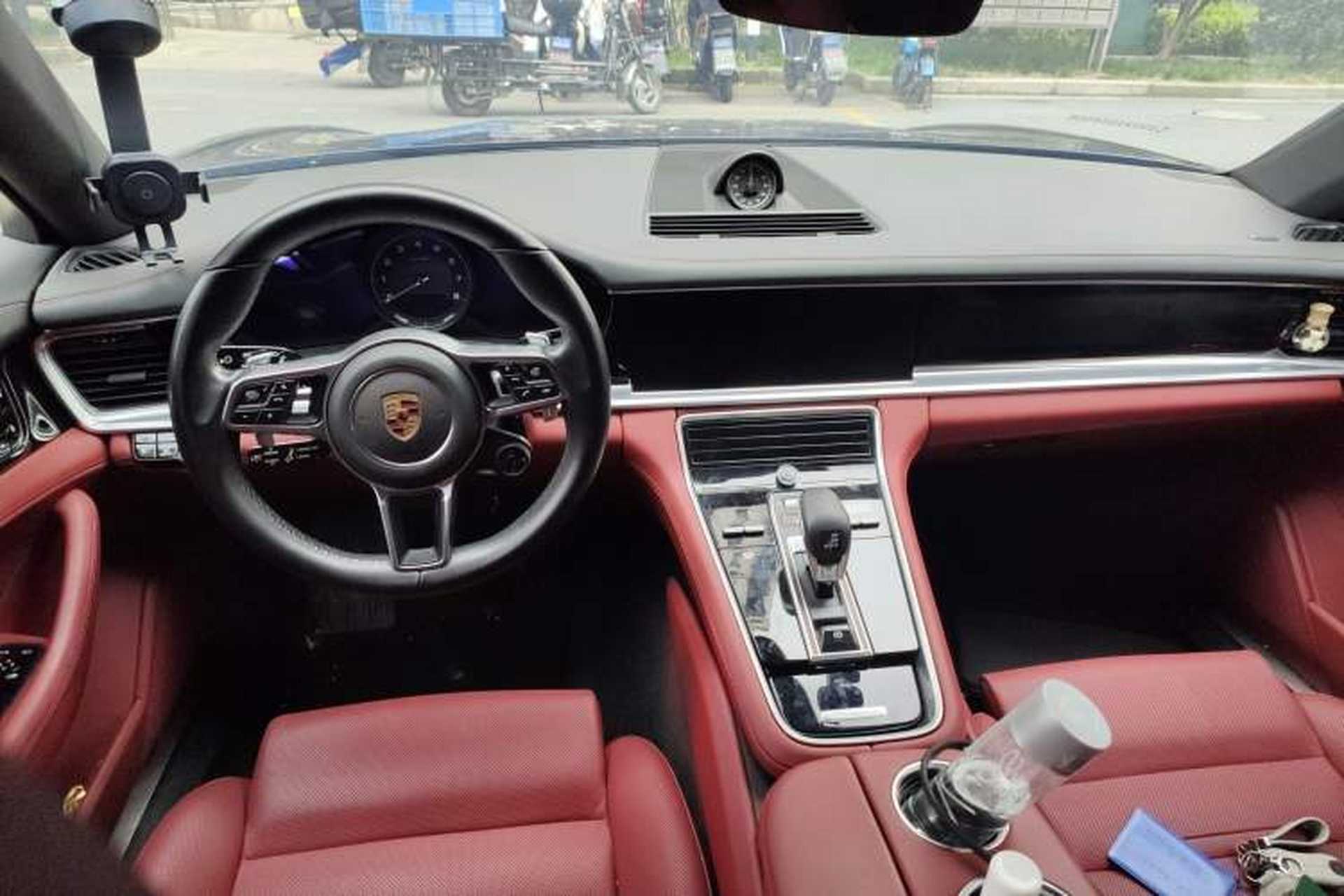 Used Porsche Panamera 2018 Panamera 4 E-Hybrid 2.9T Center Console