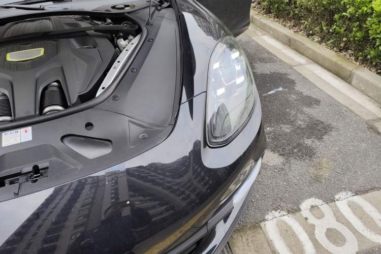 Used Porsche Panamera 2018 Panamera 4 E-Hybrid 2.9T Engine Bay Left