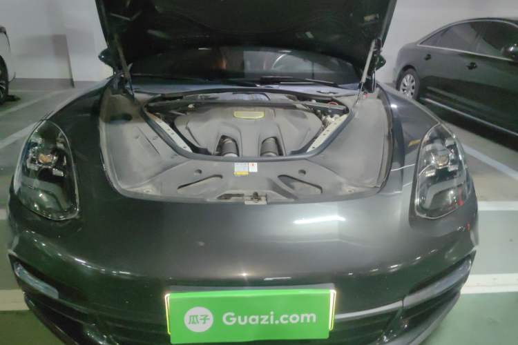 Used Porsche Panamera 2018 Panamera 4 E-Hybrid 2.9T Engine Bay