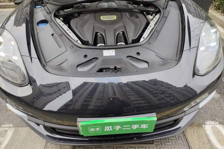 Used Porsche Panamera 2018 Panamera 4 E-Hybrid 2.9T Engine Bay