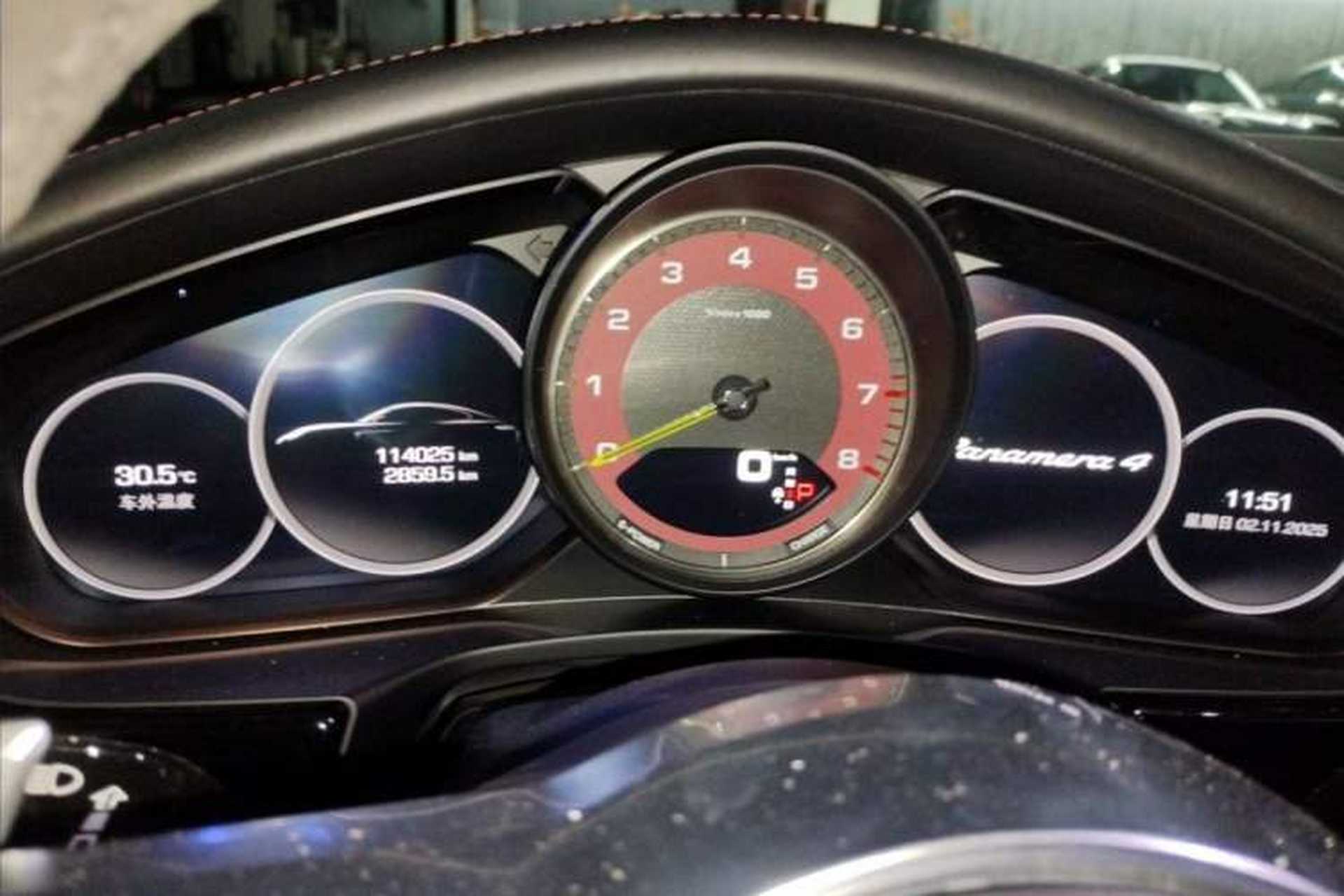 Used Porsche Panamera 2018 Panamera 4 E-Hybrid 2.9T Odometer Close Up