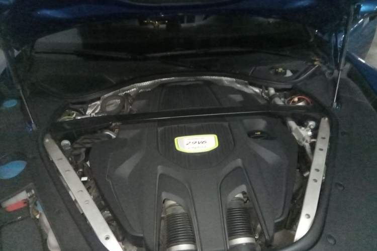 Used Porsche Panamera 2018 Panamera 4 E-Hybrid 2.9T Engine Bay