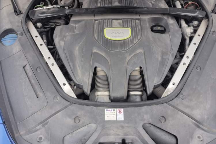 Used Porsche Panamera 2018 Panamera 4 E-Hybrid 2.9T Engine Bay