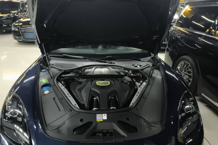 Used Porsche Panamera 2018 Panamera 4 E-Hybrid 2.9T Engine Bay