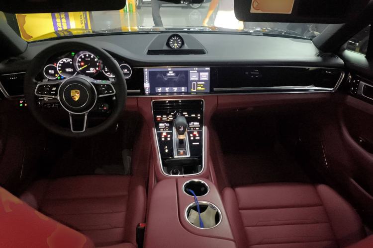 Used Porsche Panamera 2018 Panamera 4 E-Hybrid 2.9T Interior 2