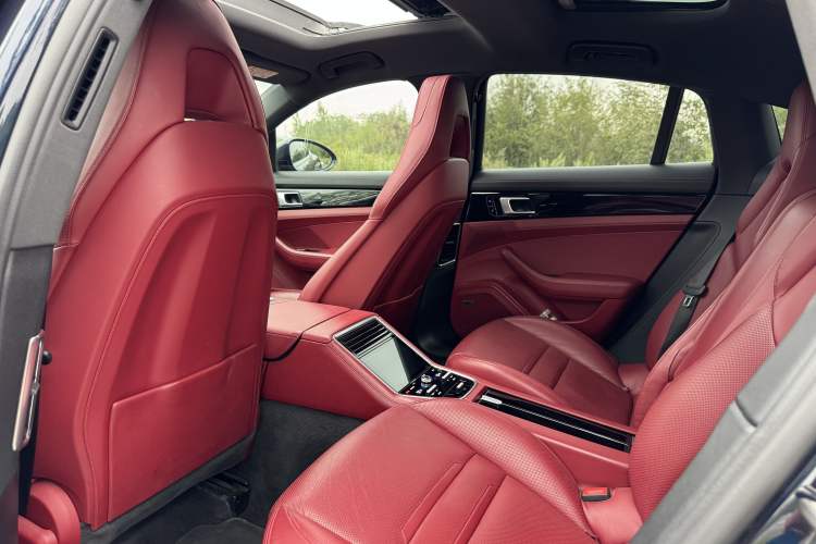 Used Porsche Panamera 2018 Panamera 4 E-Hybrid 2.9T Interior 3