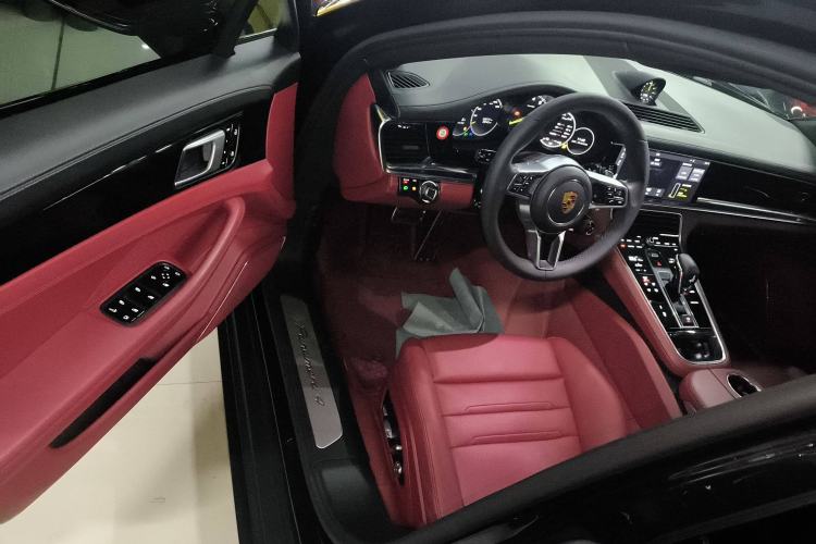 Used Porsche Panamera 2018 Panamera 4 E-Hybrid 2.9T Interior 3