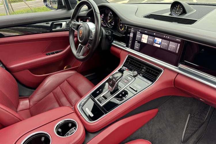 Used Porsche Panamera 2018 Panamera 4 E-Hybrid 2.9T Interior 4