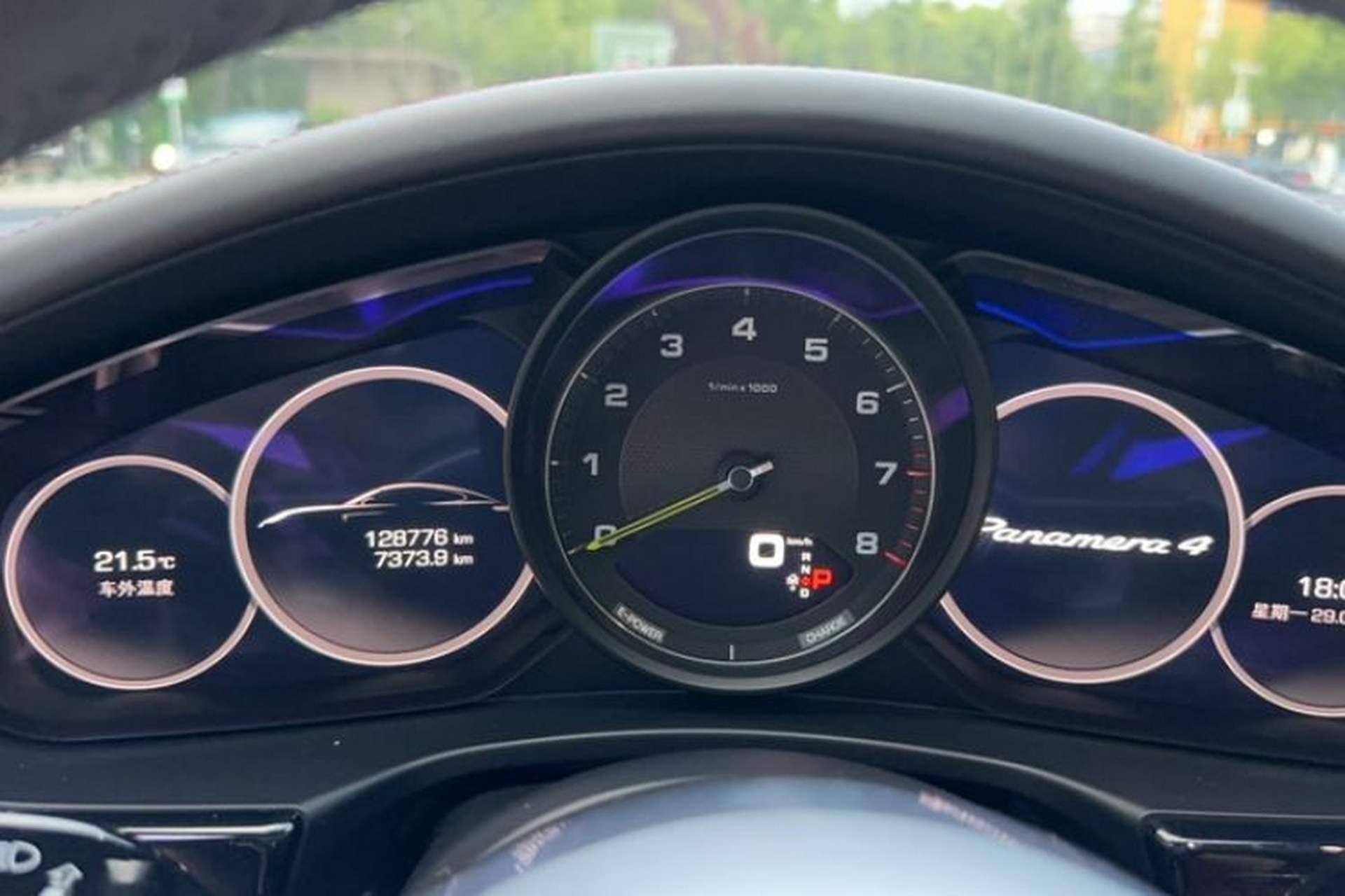 Used Porsche Panamera 2018 Panamera 4 E-Hybrid 2.9T Odometer Close Up