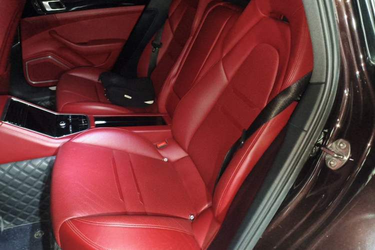 Used Porsche Panamera 2018 Panamera 4 E-Hybrid 2.9T Left Rear Seat