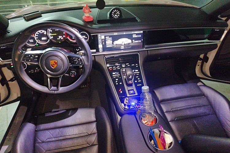 Used Porsche Panamera 2018 Panamera 4 E-Hybrid 2.9T Center Console