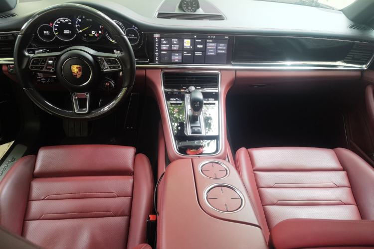Used Porsche Panamera 2018 Panamera 4 E-Hybrid 2.9T Center Console