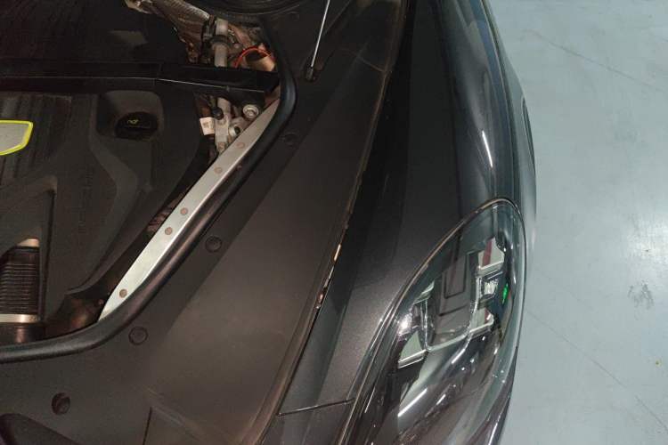 Used Porsche Panamera 2018 Panamera 4 E-Hybrid 2.9T Engine Bay Left