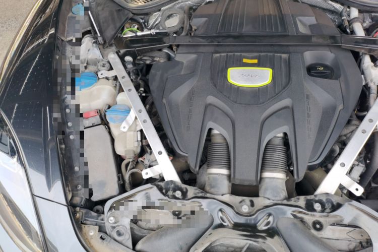 Used Porsche Panamera 2018 Panamera 4 E-Hybrid 2.9T Engine Bay Right