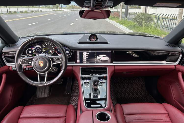 Used Porsche Panamera 2018 Panamera 4 E-Hybrid 2.9T Interior 2