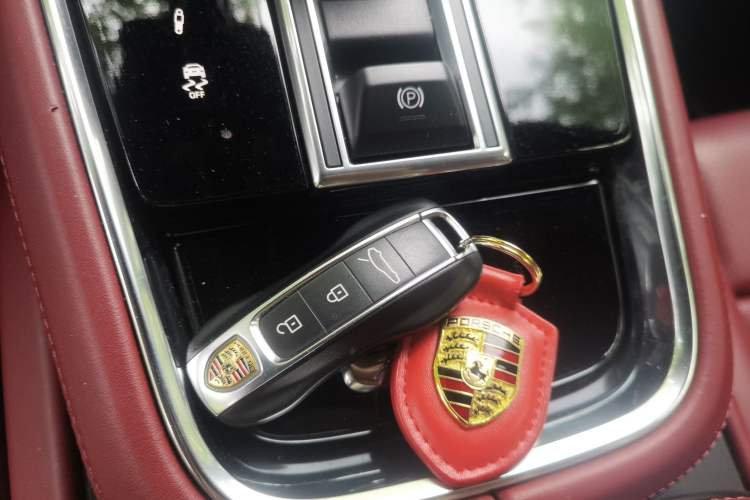 Used Porsche Panamera 2018 Panamera 4 E-Hybrid 2.9T Vehicle Key