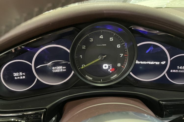 Used Porsche Panamera 2018 Panamera 4 E-Hybrid 2.9T Odometer Close Up