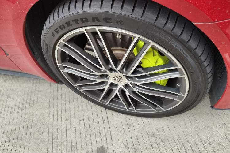Used Porsche Panamera 2018 Panamera 4 E-Hybrid 2.9T Right Front Wheel Hub