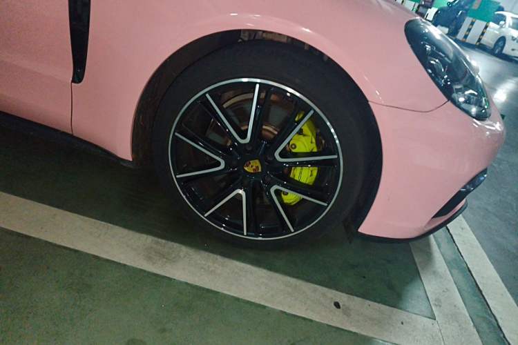 Used Porsche Panamera 2018 Panamera 4 E-Hybrid 2.9T Right Front Wheel Hub