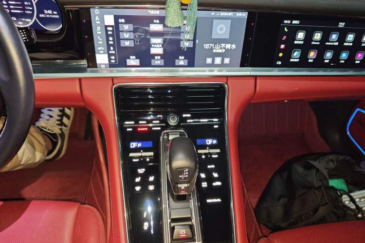 Used Porsche Panamera 2018 Panamera 4 E-Hybrid 2.9T Audio And AC Panel