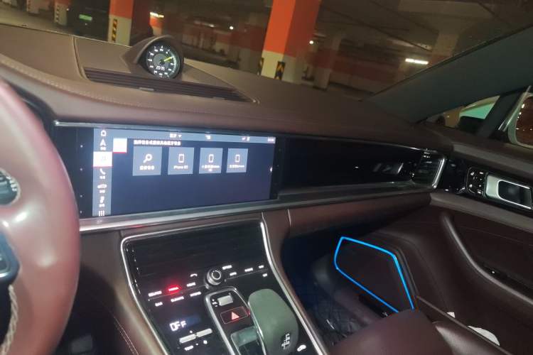 Used Porsche Panamera 2018 Panamera 4 E-Hybrid 2.9T Audio And AC Panel