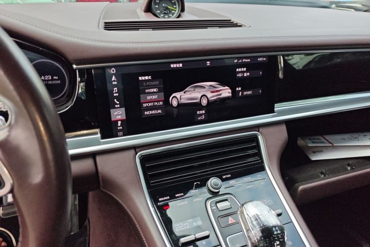 Used Porsche Panamera 2018 Panamera 4 E-Hybrid 2.9T Audio And AC Panel