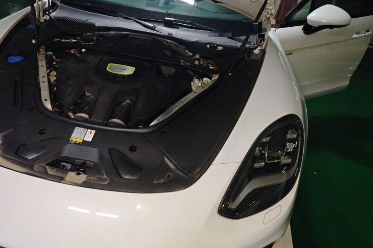 Used Porsche Panamera 2018 Panamera 4 E-Hybrid 2.9T Engine Bay Left